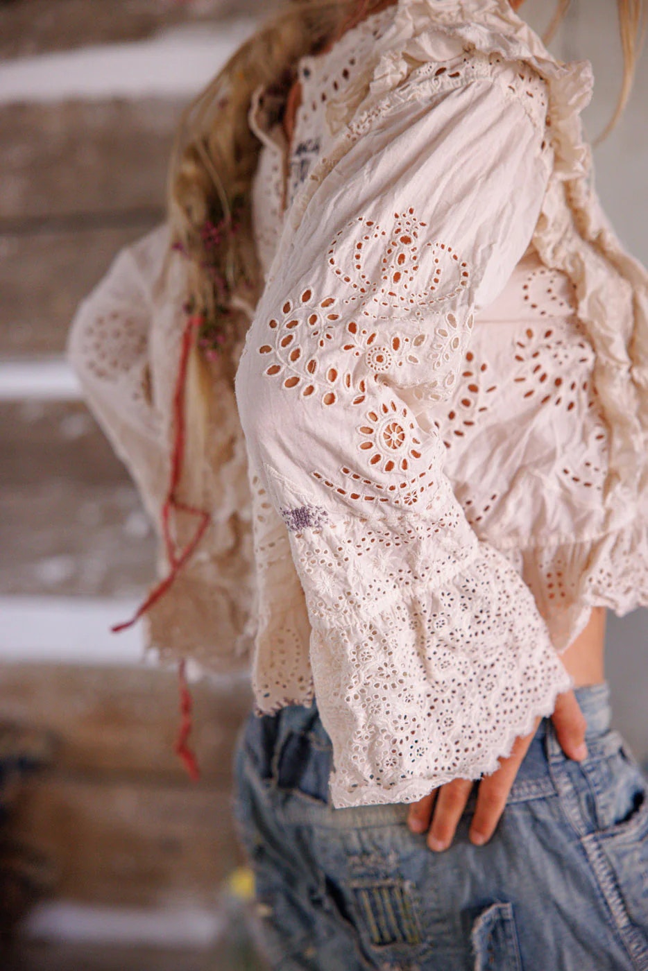 Hermione Eyelet Blus