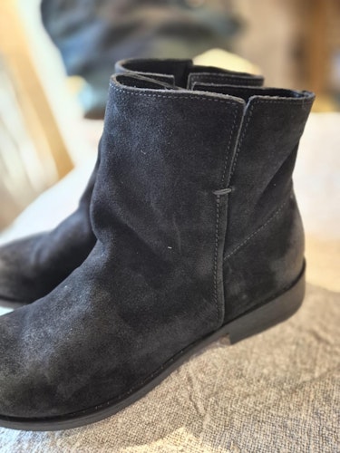 Svarta mocka/skinn boots svarta