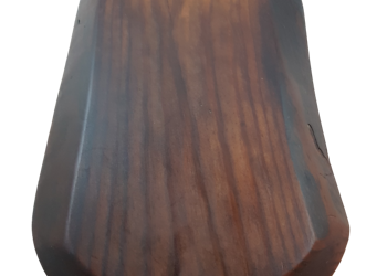 Ugnsbakad skärbräda med naturliga kanter 44x21 cm
