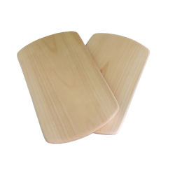 Smörgåsbrickor av björk ca 22x12 cm. Säljes i par