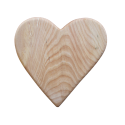 Härligt hjärtformad smörgåsbricka av björk 18x18 cm