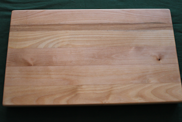 Stavlimmad björkskärbräda med eklist 40x23cm
