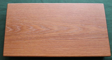 Modern handgjord skärbräda av ek 42x23 cm