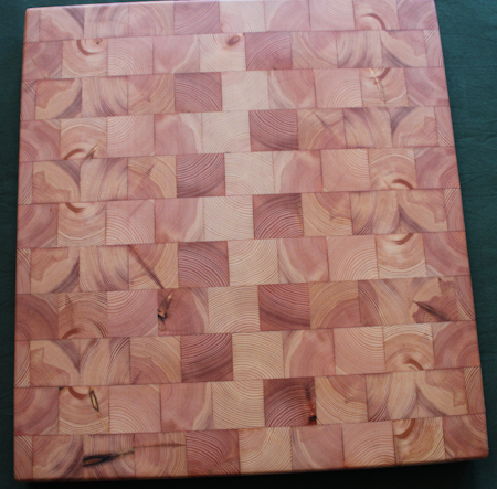 Stor klassisk ändträskärbräda av furu 42x39cm
