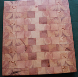 Stor klassisk ändträskärbräda av furu 42x39cm