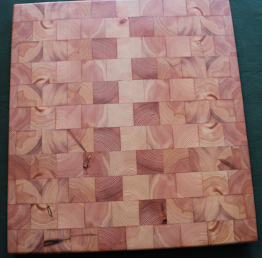 Stor klassisk ändträskärbräda av furu 42x39cm