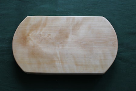 2 stycken björkskärbräda med naturliga kanter ca 40x22 cm