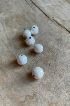 Pärlemorskimrande pärla