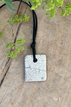 Halsband - raku - vita