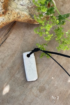Halsband - raku - vita
