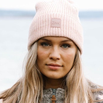 Mössa ribbstickad beanie