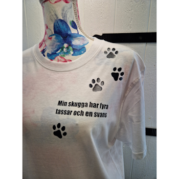 T-shirt med min skugga...hund