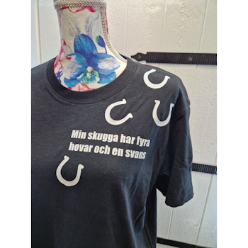 T-shirt med min skugga...häst