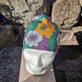 Mössa retro flowers purple