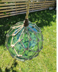 Glaskula/flöte ljusblått glas 72 cm