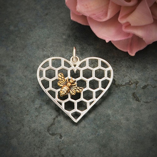 Hexagonhjärta med litet bi