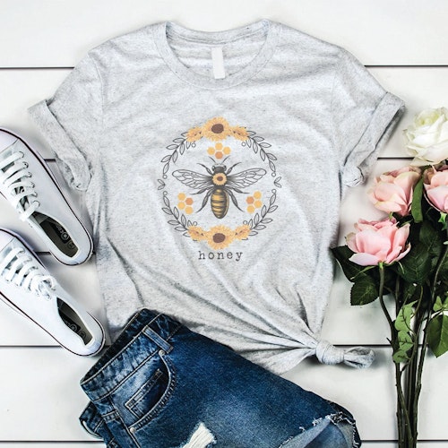 T-shirt – Honey Bee Circle