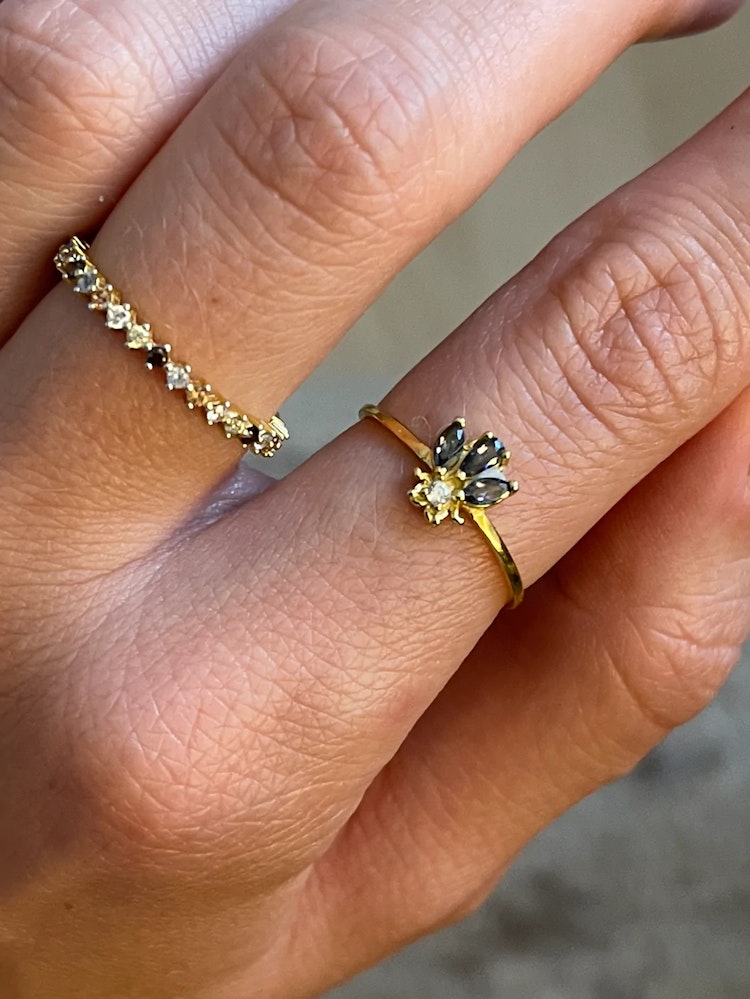 Ring – Geneve Honey Bee, guld – mörkblå