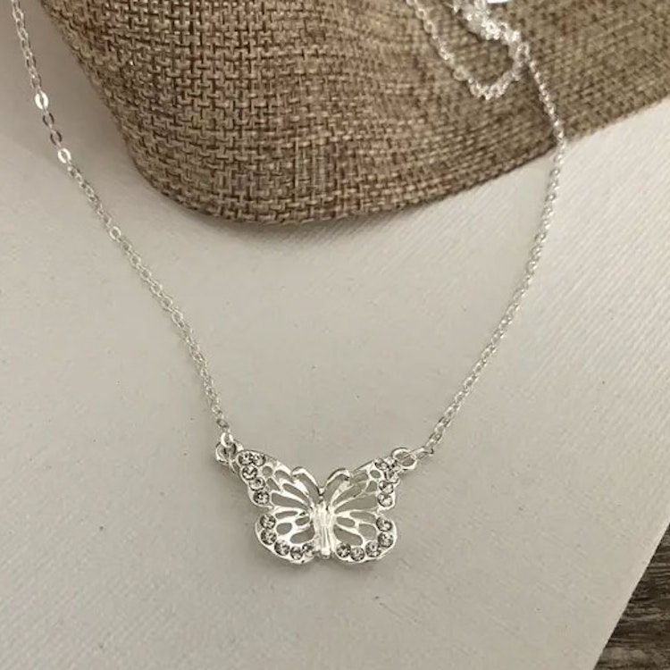 Halsband – Fjäril med kubisk zirkonia