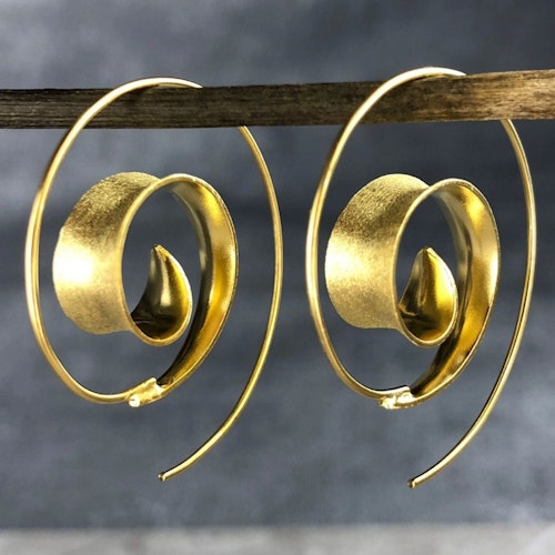 Örhängen – Spiral, guld