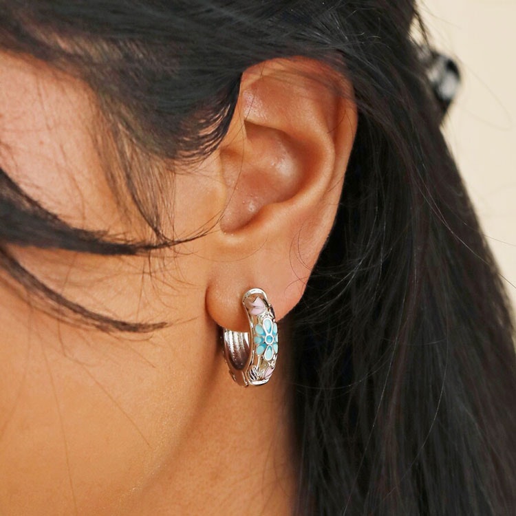 Örhängen – Cloisonné ring i silver, blått & rosa