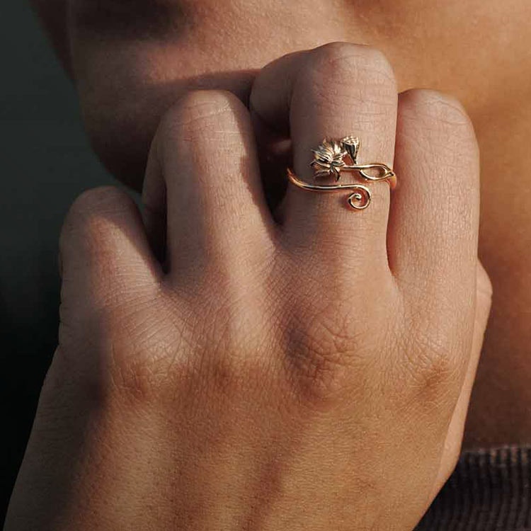 Ring – Lotusblomma och frökapsel, brons