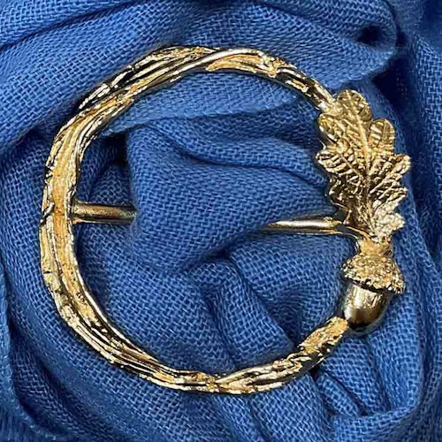 Sjalspänne – Ekollon i tenn, guldpläterat
