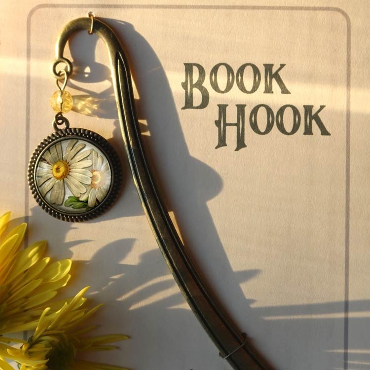 Bokmärke, book hook – Prästkrage