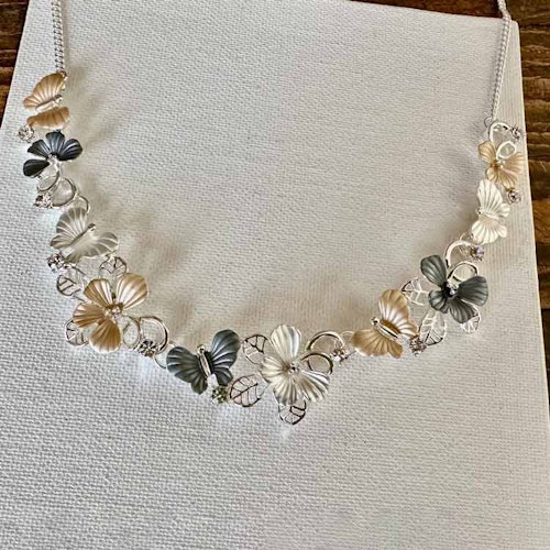 Halsband – Butterfly Sparkle