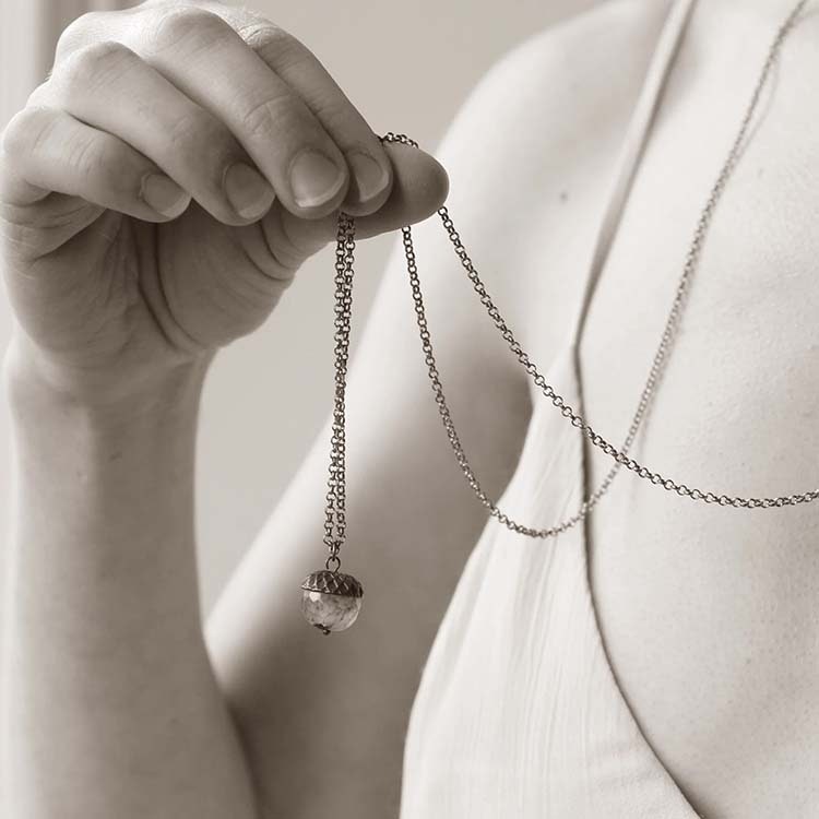 Halsband – Ekollon, salviagrön agat