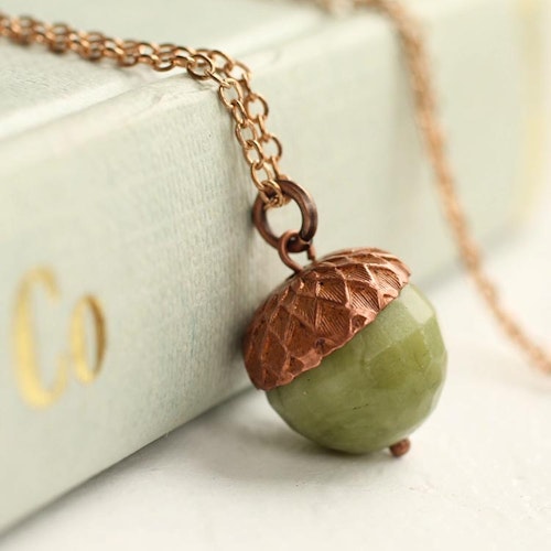 Halsband – Ekollon, jade olivgrön – fasetterad