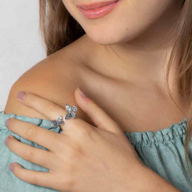 Ring – Två fjärilar i silver