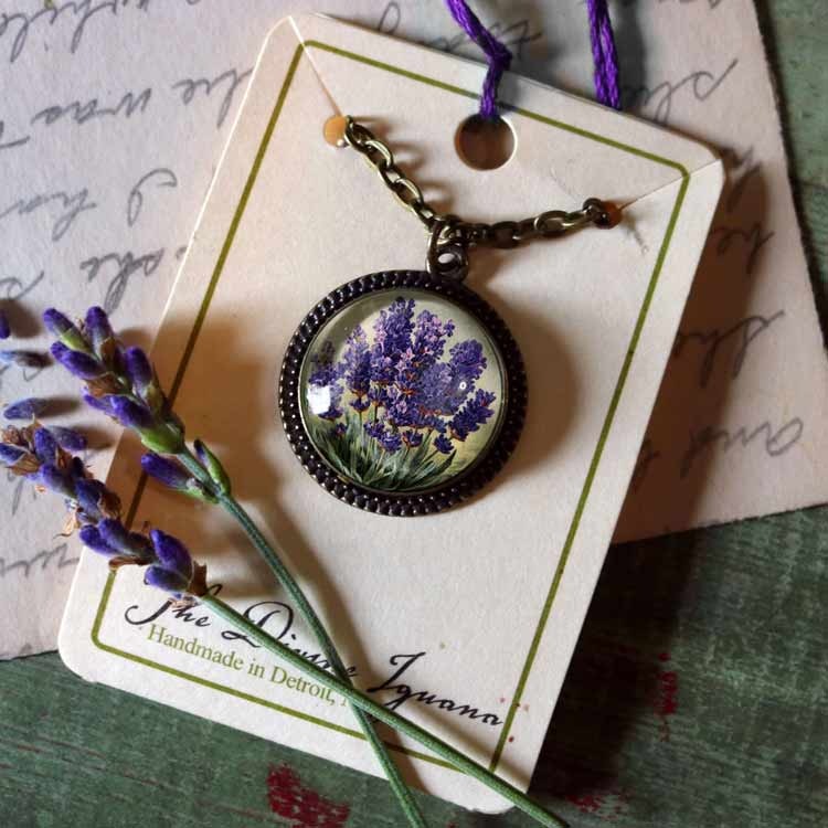 Halsband, stor berlock – Lavendel