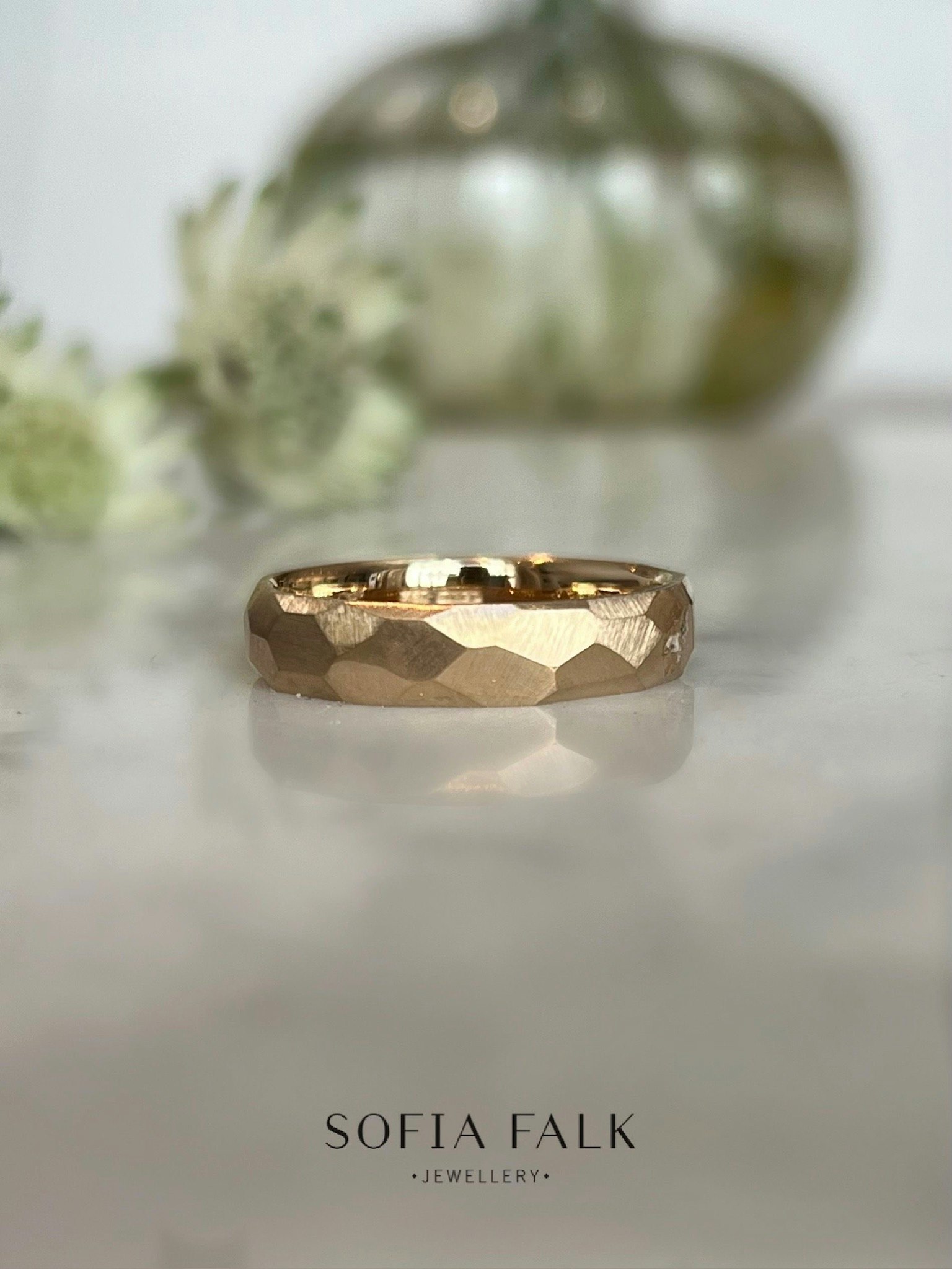 WEDDINGS BY Sofia Falk - Rundhamrad ring