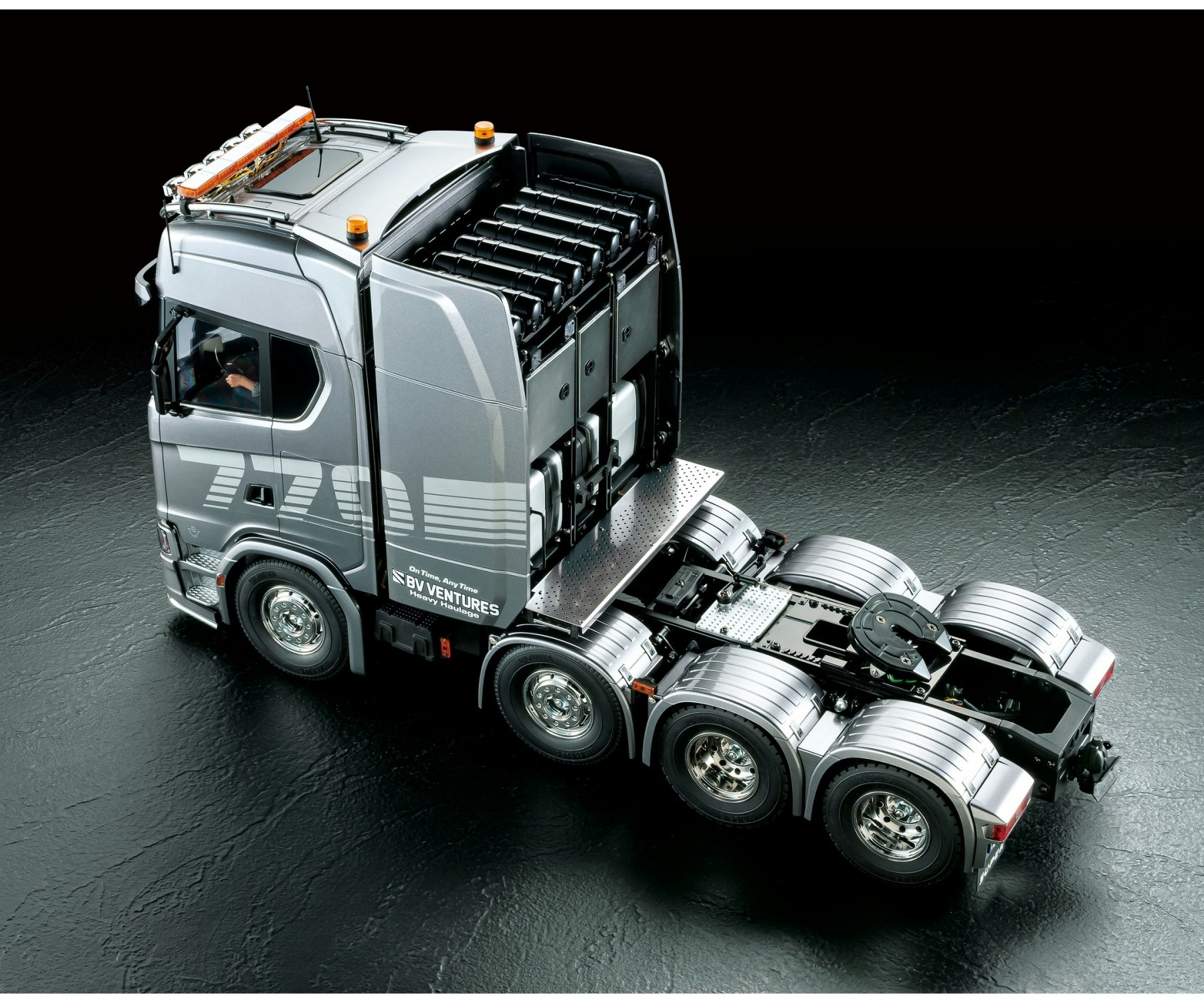 SCANIA 8 X 4/4 Tamiya 1/14