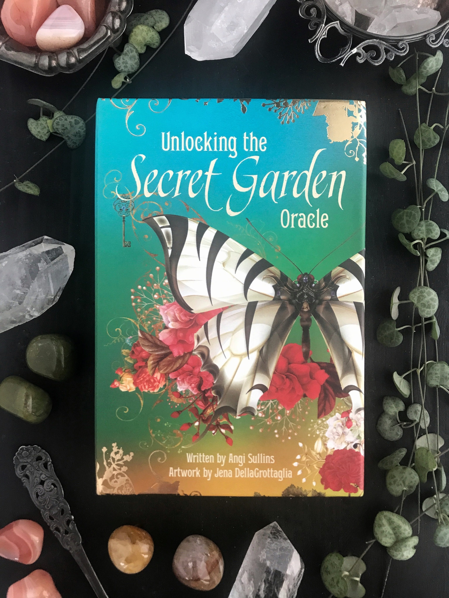 NYHET! Unlocking the Secret Garden orakelkort