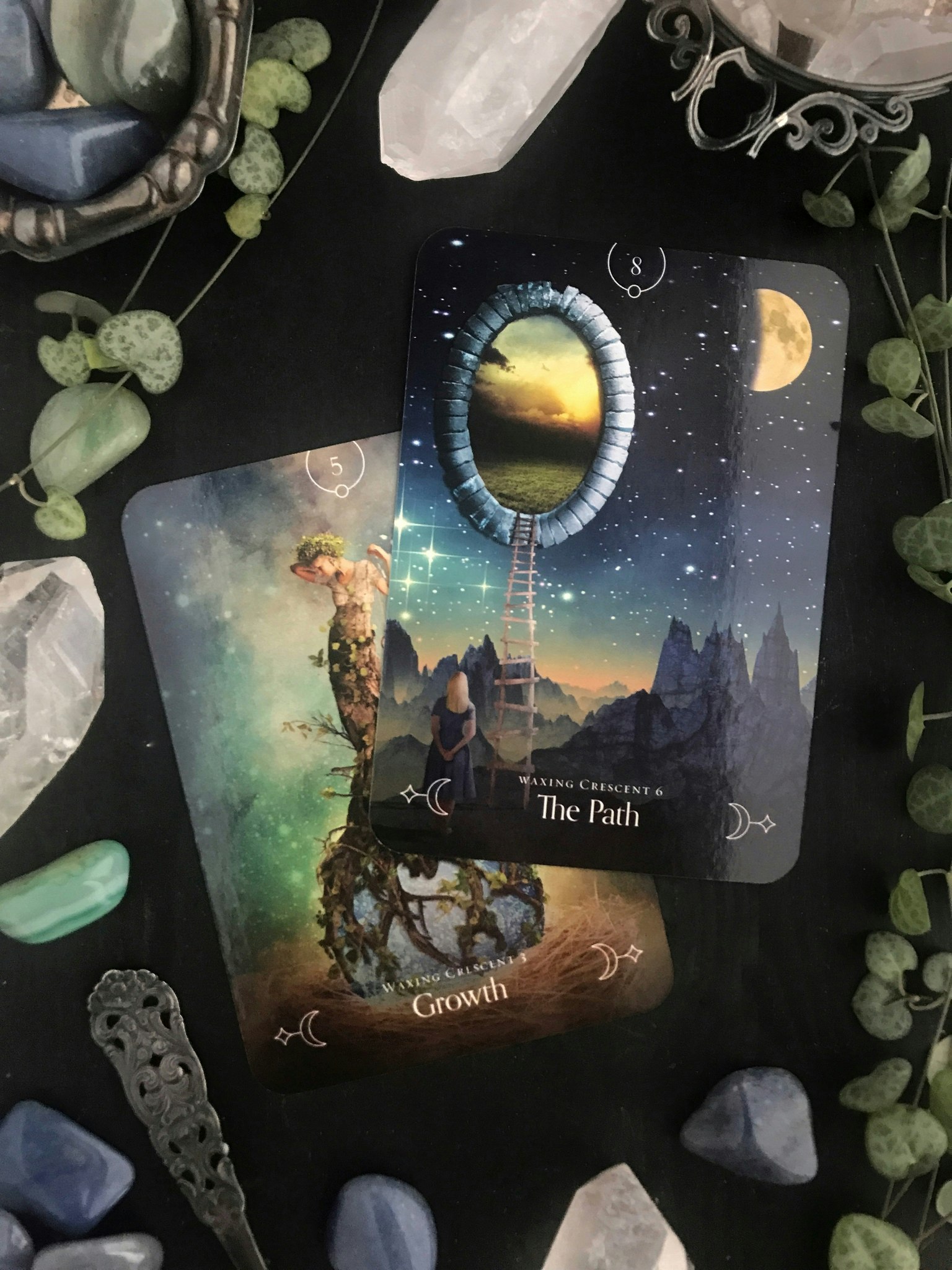 tarotkort orakelkort queen of the moon kristaller luna li