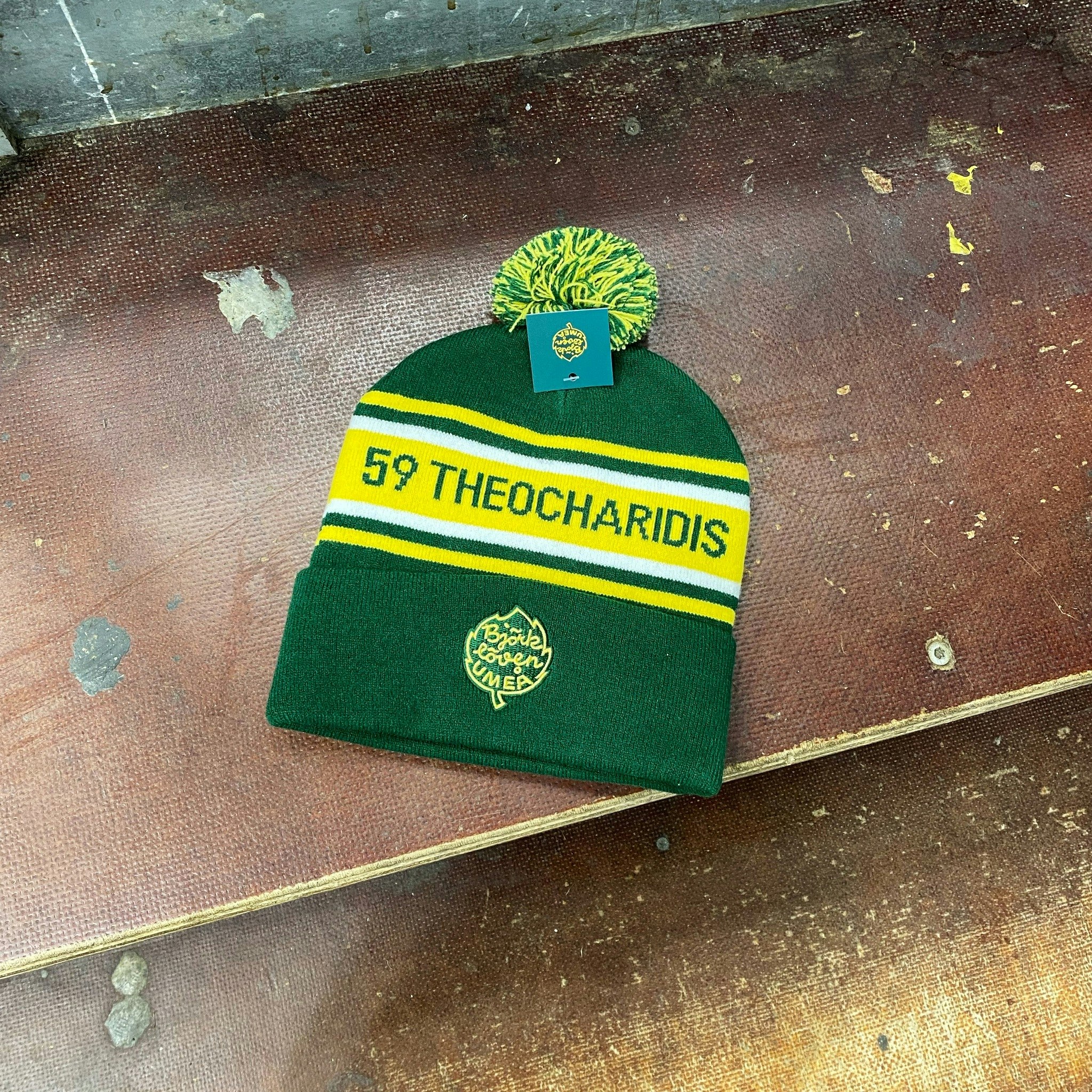 MÖSSA POM POM THEOCHARIDIS