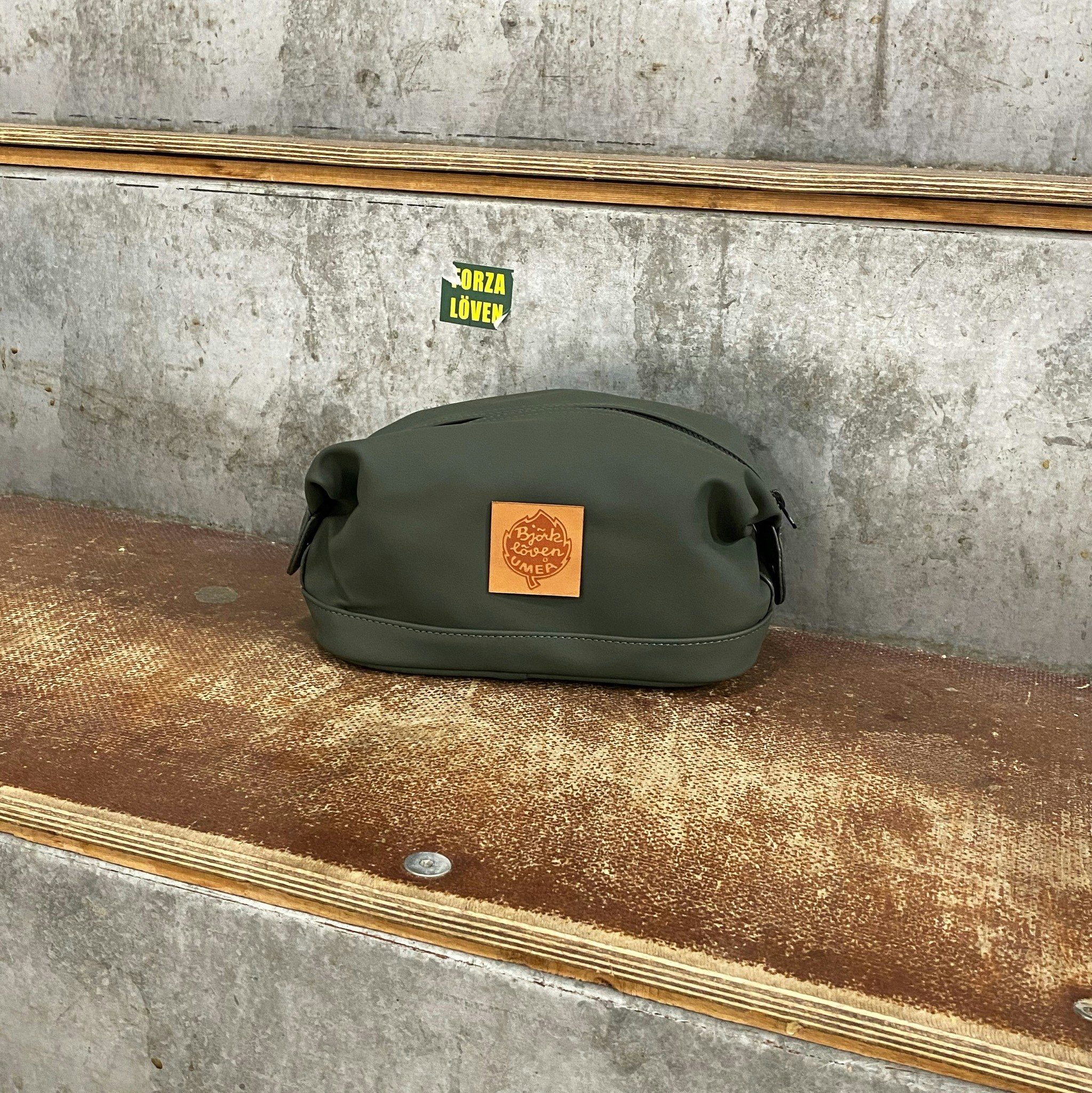 NECESSÄR PU GREEN