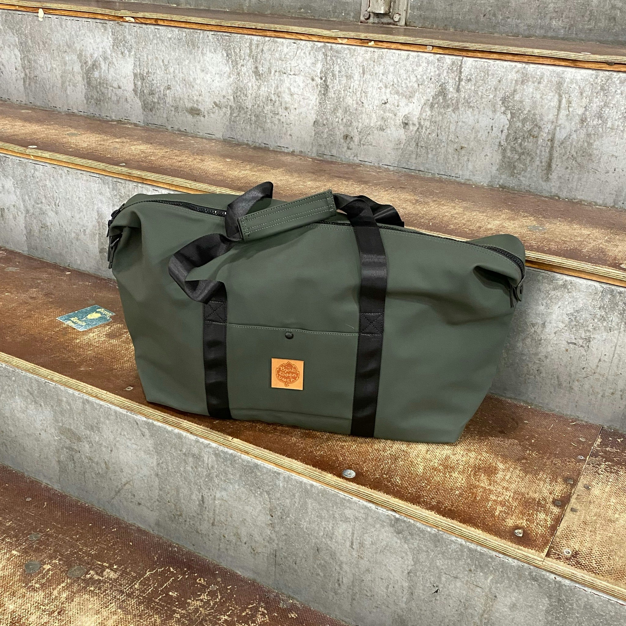 WEEKEND BAG PU GREEN