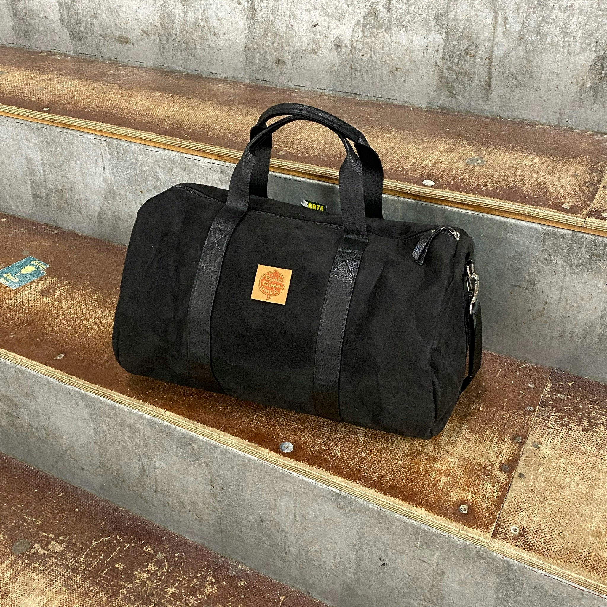 WEEKEND BAG SUEDE BLACK