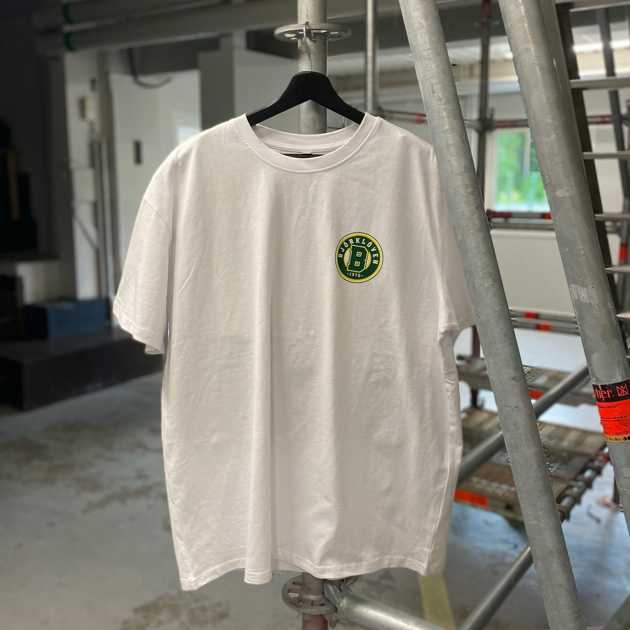TEE OVERSIZED LOGGA VIT