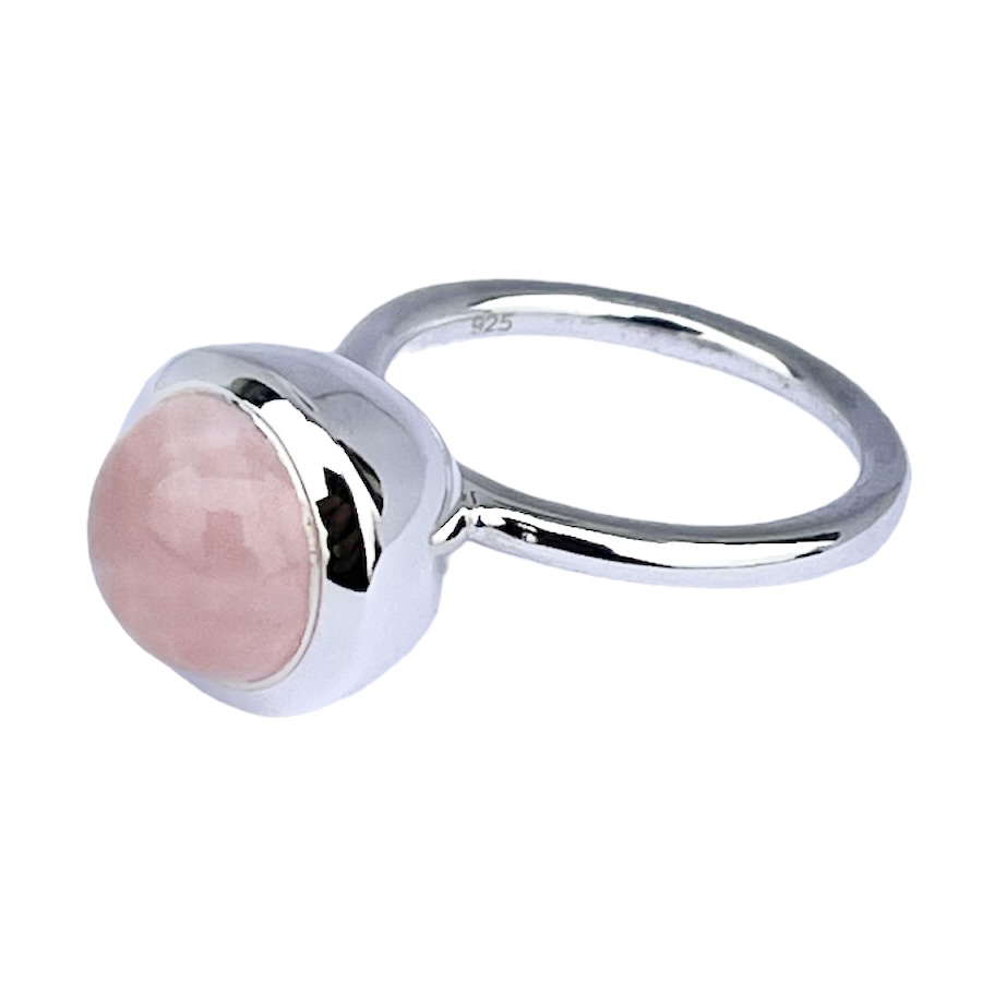 Silverring med rosenkvarts. Silver ring with rose quartz.