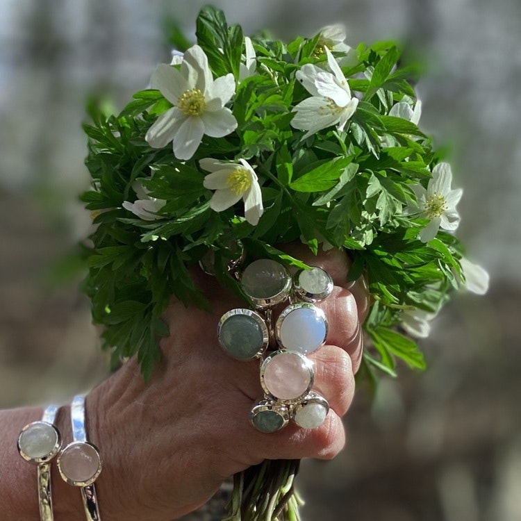 Silverringar med naturliga stenar, mixa och matcha. Silver rings with natural stones, mix and match.