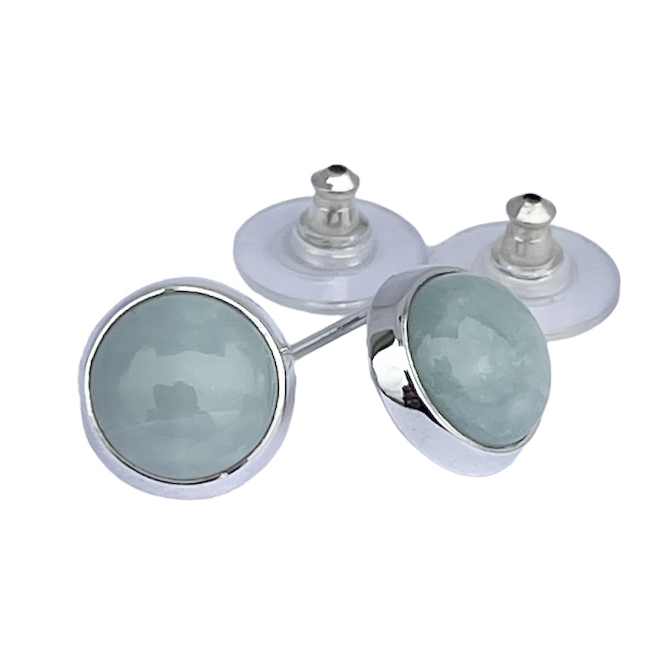 Silverörhängen med akvamarin. Silver earrings with aquamarine.