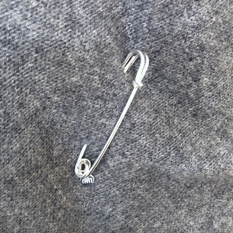 Stor säkerhetsnål i silver 925. Big safety pin in silver 925