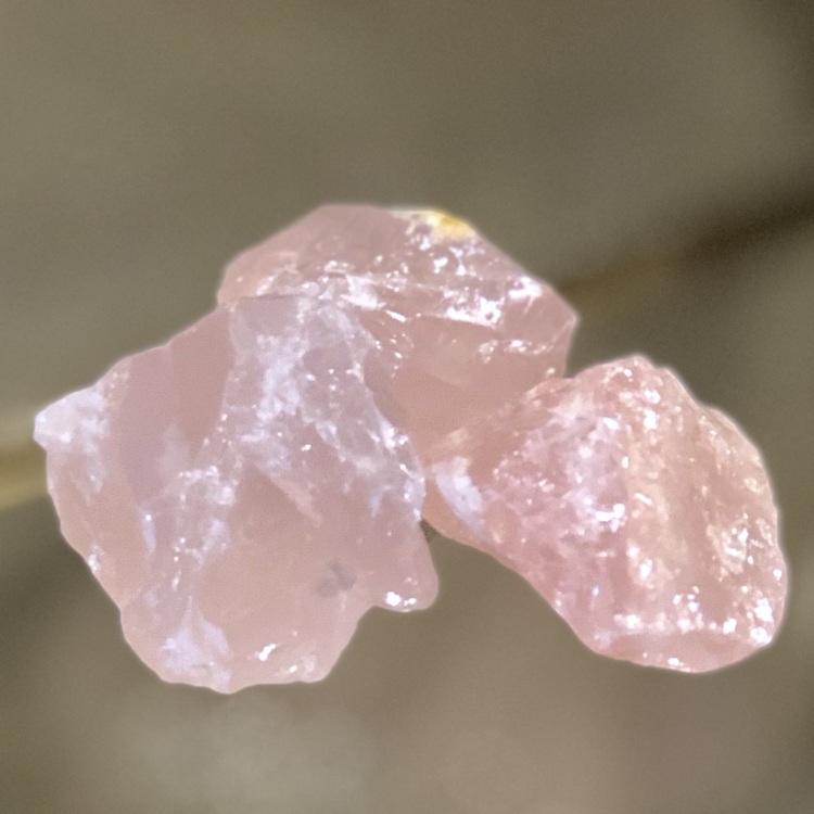 Naturlig rosenkvarts. Natural rose quartz