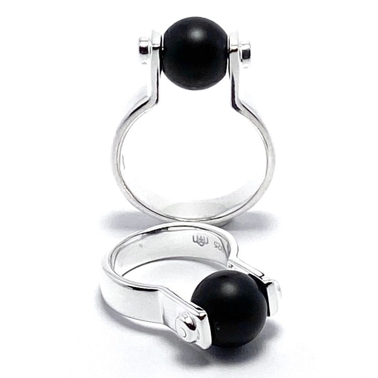 Svarta silverringar med svart onyx. Silver rings with black onyx.