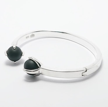 Bangle bracelet CLAW with Onyx