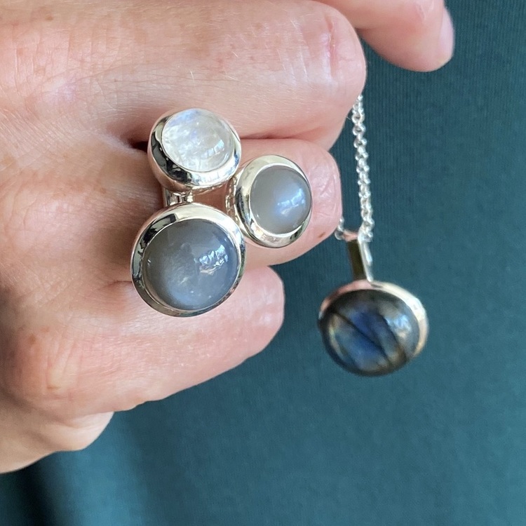 Silversmycken med naturliga stenar, mix and match. Silver jewellery with natural stones, mix and match.